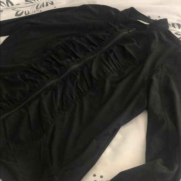 Chico’s active jacket - Picture 5 of 5